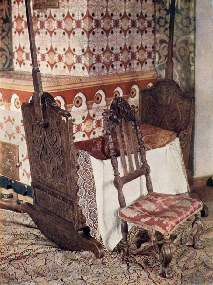The cradle and chair, according to legend, belonged to Tsar Mikhail Fedorovich
